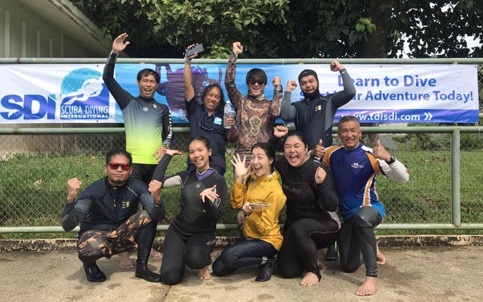 phutthkahun-4-SM Dan Phutthakhun Prungkananon dive team
