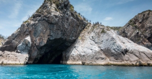 Oratorio-Cove-and-Gruta-Azul